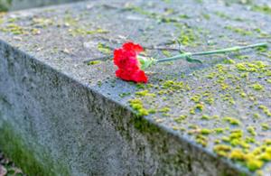 Drug dealers at Macclesfield Cemetery